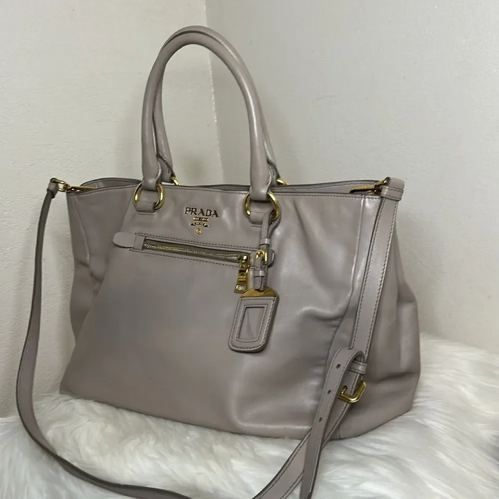 💯Authentic Prada Two-way Tote Bag🍀